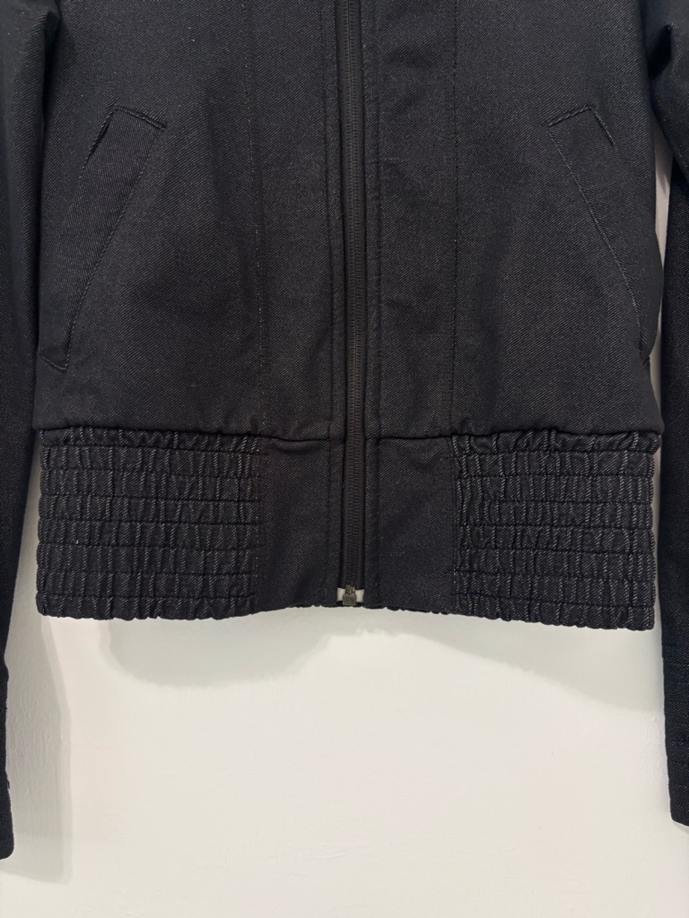 Lululemon Smocked Bomber Jacket Sz 2 Black Denim Slub EUC - Picture 3 of 9